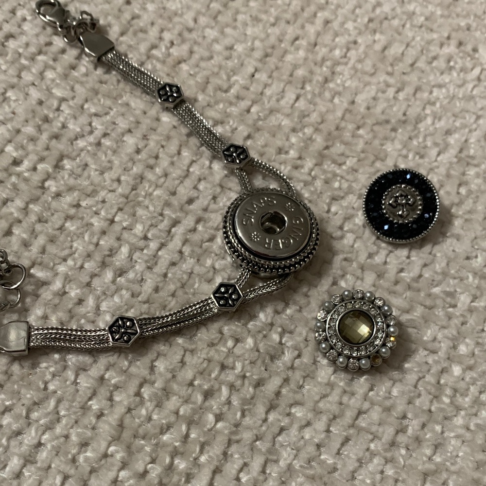 Chic Silver Bracelet With Interchangeable Charms - image 1